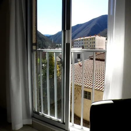 Meuble Deux Etoiles A Les Bains * ديني-ليه-بان